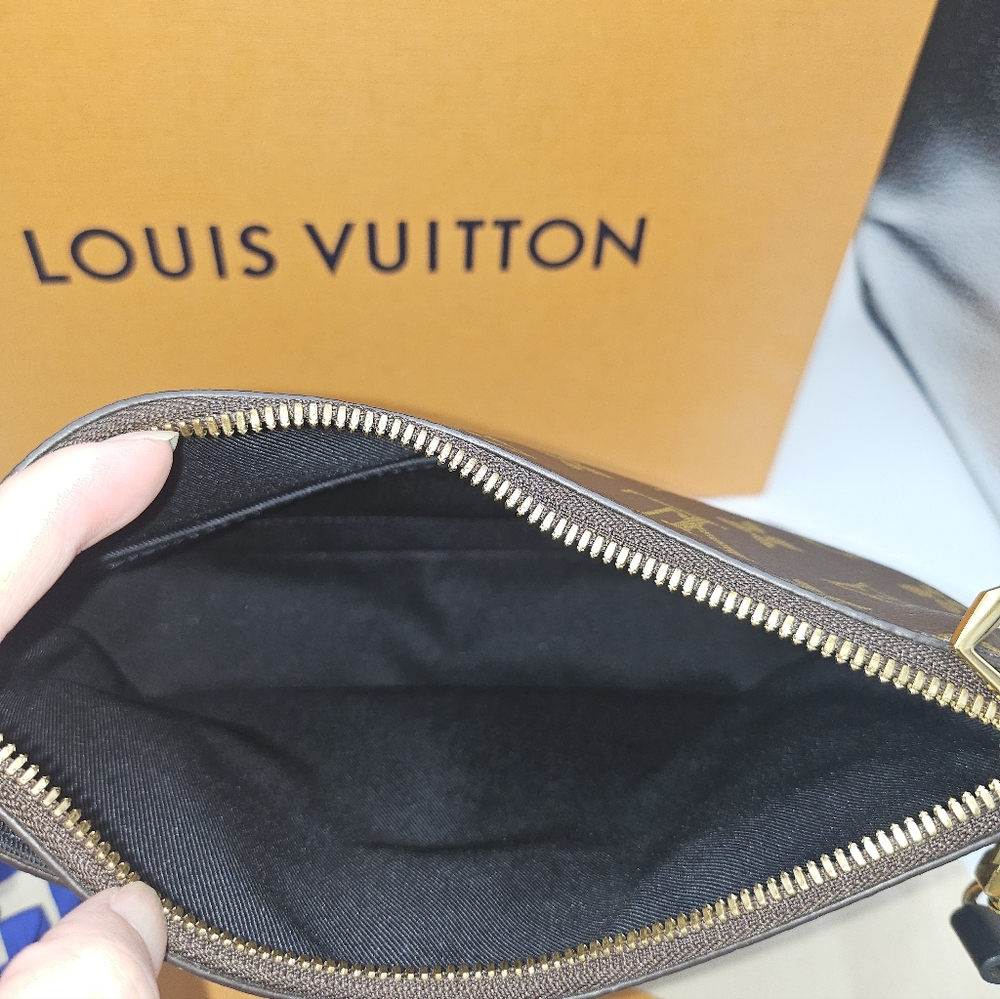 Excellent condition authentic Louis Vuitton Odeon PM monogram with back leather - Picture 17 of 17
